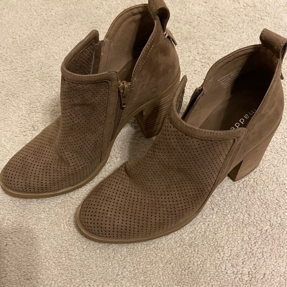 BOOTIES